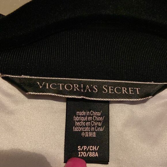 Victoria's Secret Black Luxe Palm Satin Feel Bomber Cropped Jacket Size S - Picture 4 of 7